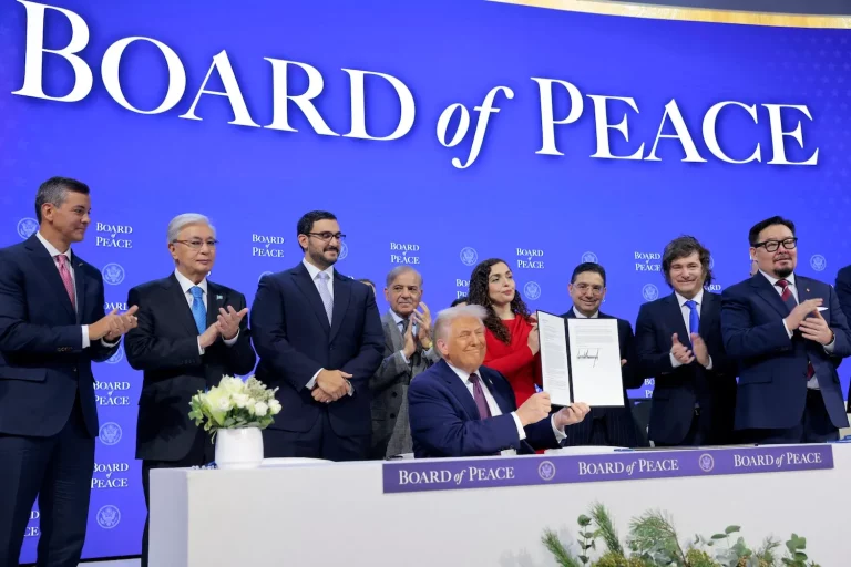 This image has an empty alt attribute; its file name is trump-board-of-peace-united-nations-gaza-ukraine-international-cooperation-2257550121.jpg-768x512.webp